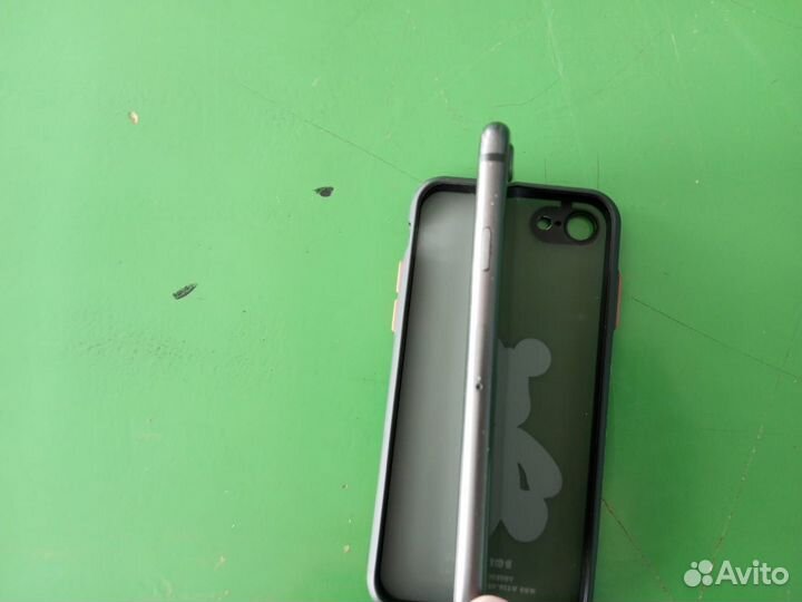 iPhone 8, 64 ГБ
