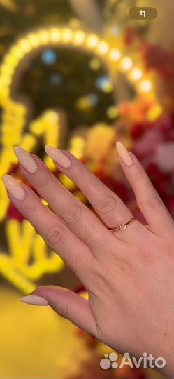 Золотое кольцо с фианитом