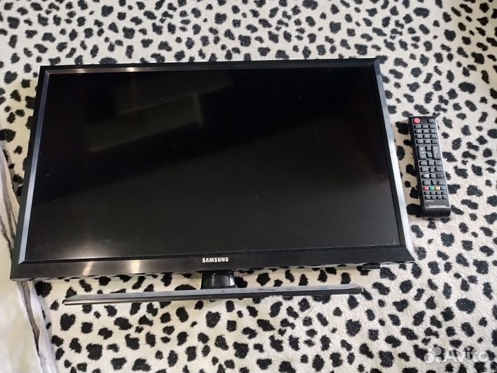 Телевизор samsung T24E310EX