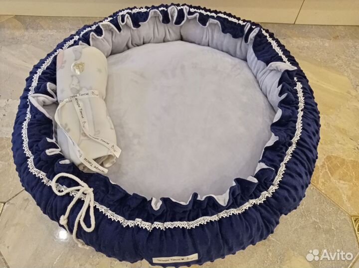 Лежанка для собак и кошек