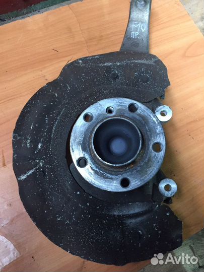 Поворотный кулак со ступицей левый Bmw f10