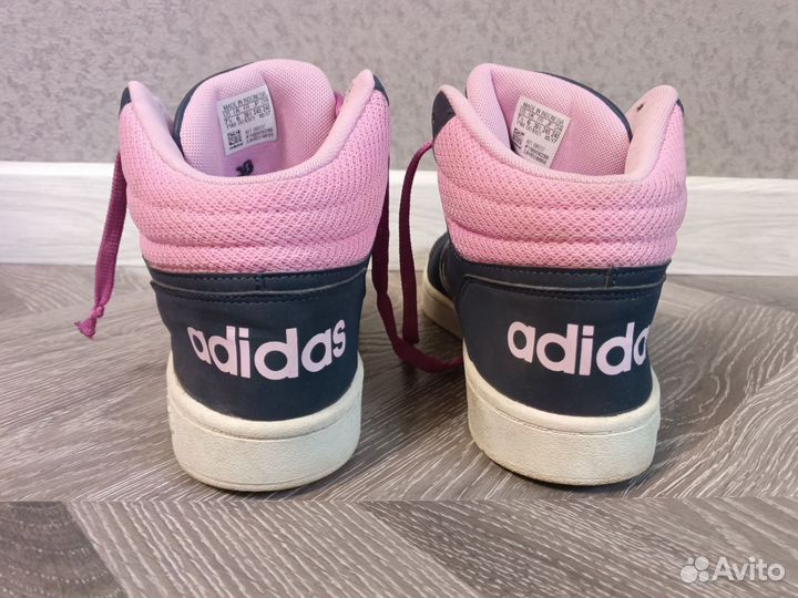 Кроссовки женские Adidas