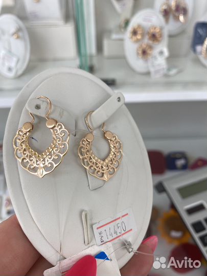 Золотые серьги