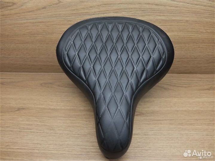 Седло широкое с пружинами на дорожный велосипед