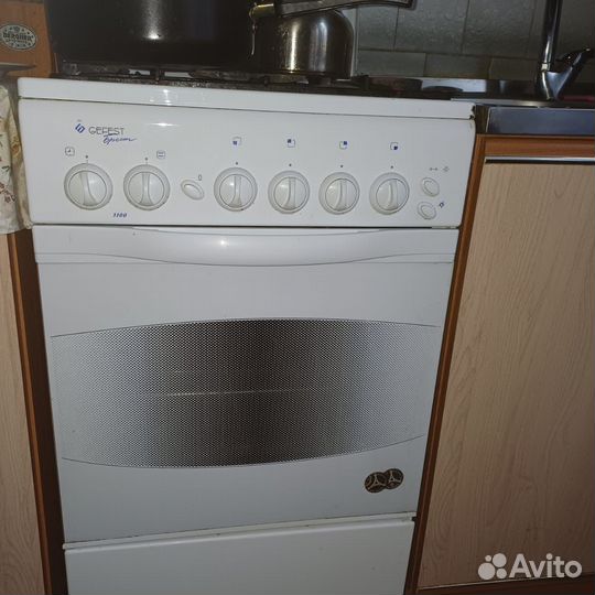 Кухонный гарнитур с техникой бу