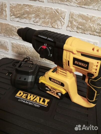 Набор аккумуляторного инструмента Dewalt 4в1