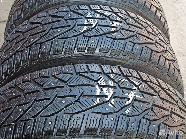 Tigar Ice 215/55 R17 98T