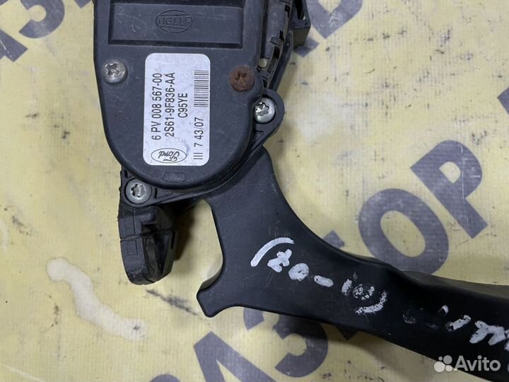 Педаль газа Ford Fusion