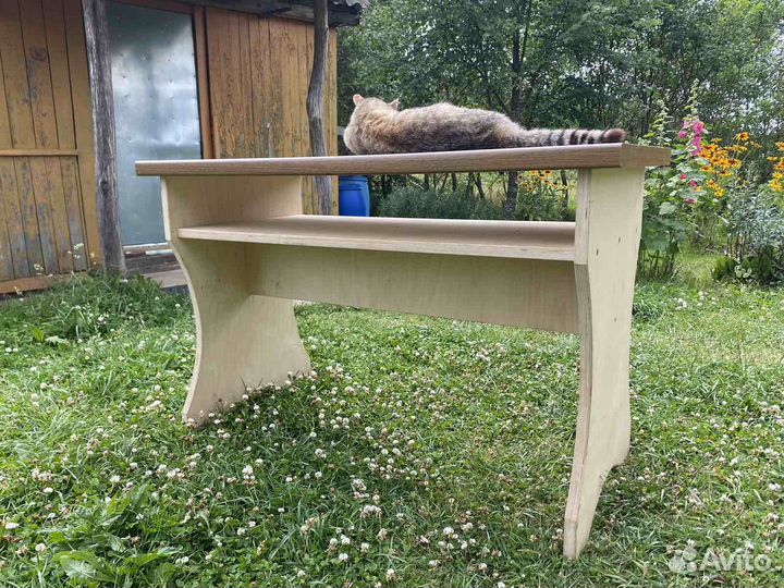 Скамья и стол из дерева