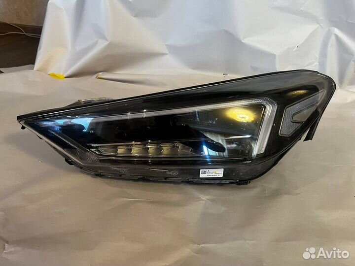 Фара левая Hyundai Tucson 2018-2021