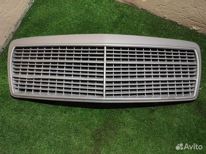 Решётка радиатора Mercedes w210