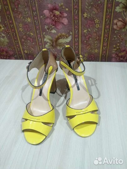 Босоножки женские