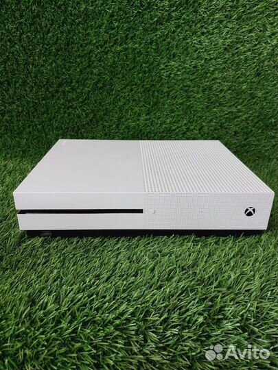 Xbox One S 1 Tb с играми