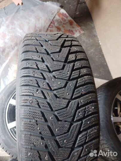 Hankook Winter I'Pike RS2 W429 215/55 R17 98T