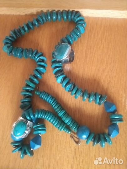 Элегантные бусы и два кольца