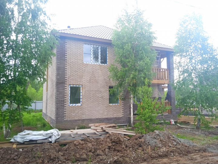 Дом 187 м² на участке 8 сот.