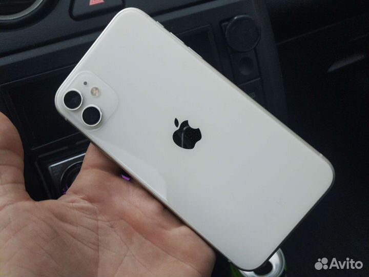 iPhone 11, 64 ГБ