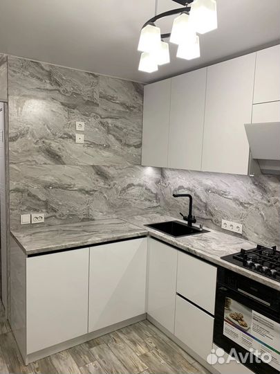 Кухонный гарнитур белый новый