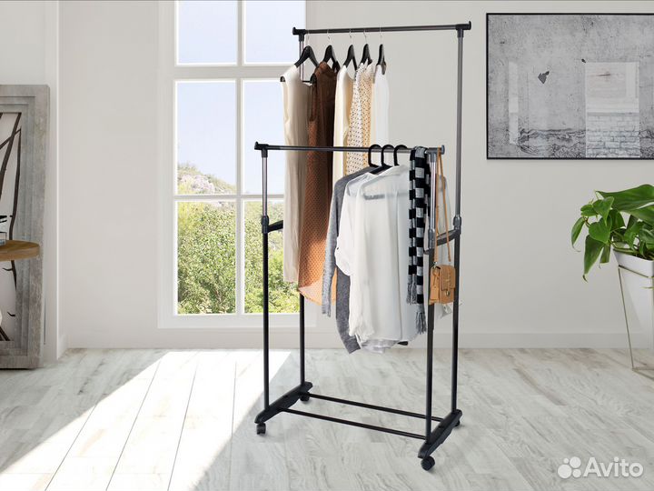 Вешалка для одежды настенная