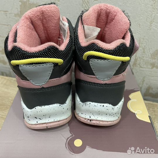 Ботинки для девочки