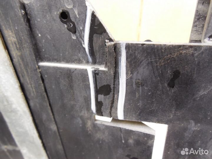 Крепление акб (корпус/подставка) Fusion 2002-2012