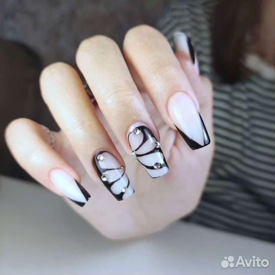 Маникюр, наращивание ногтей на дому