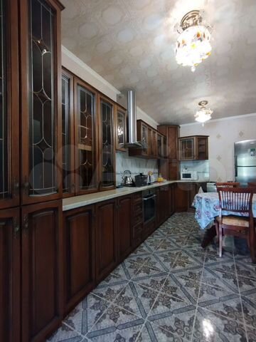 2-к. квартира, 76 м², 2/5 эт.