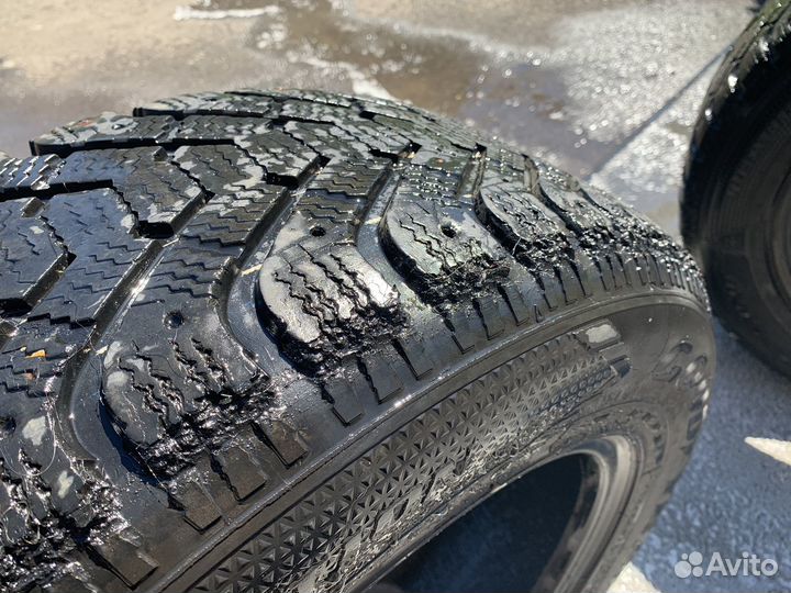 Goodyear UltraGrip 500 255/60 R18