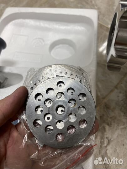 Новая Мясорубка электрическая moulinex hv10