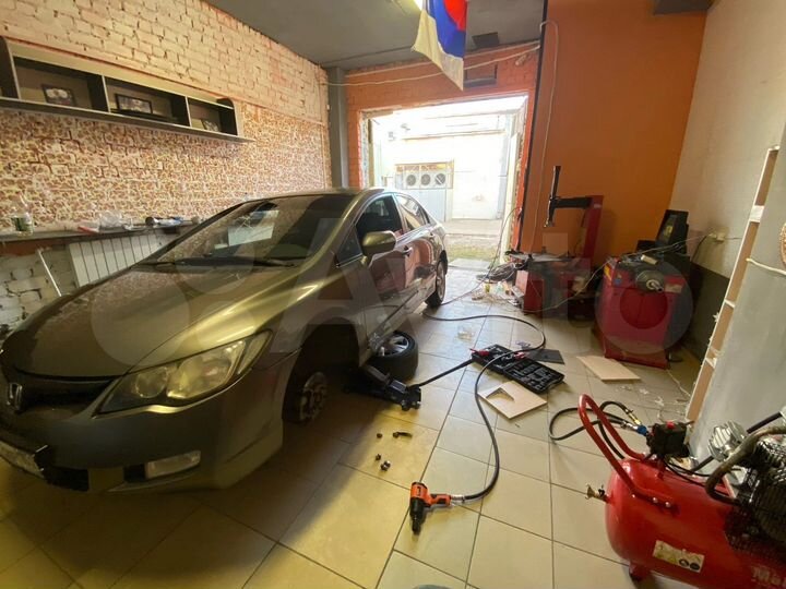 Гараж, > 30 м²