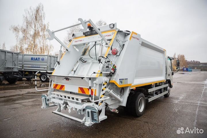 Мусоровоз riat ECO 8 м3