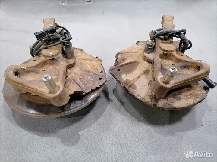 Кулак поворотный со ступицей задний для Kia Shuma