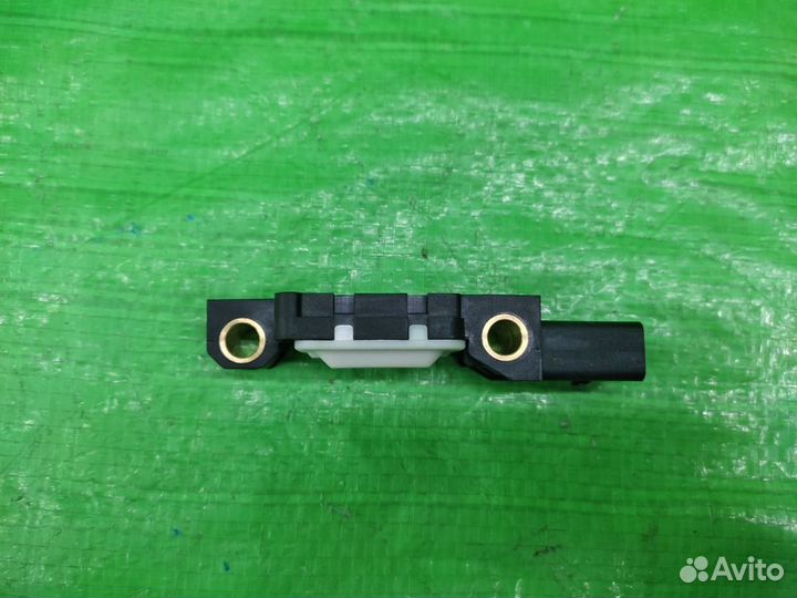 Датчик airbag Volkswagen Touareg