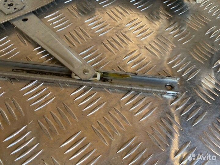 Стеклоподъемник передний правый Chevrolet Aveo