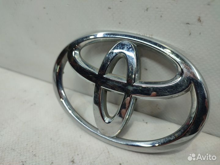 Эмблема задняя Toyota Highlander 2 XU40 2010-2013