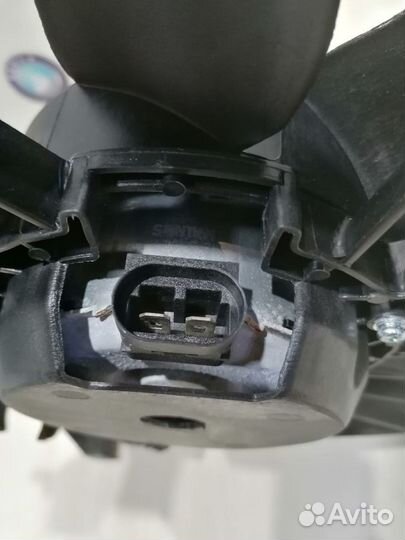 Вентилятор радиатора охлаждения двигателя диффузор