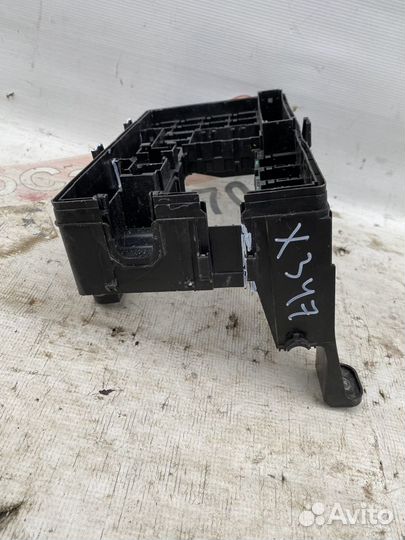 Toyota Land Cruiser 200 Блок предохранителей