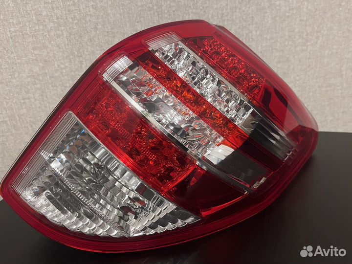 Задний правый фонарь Toyota RAV4 30 рестайл