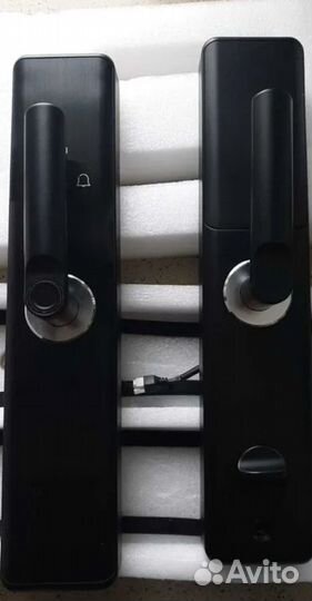 Замок дверной с биометрией для посуточных квартир