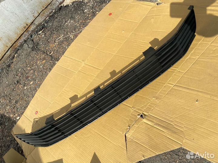 Решетка бампера Toyota Camry 50