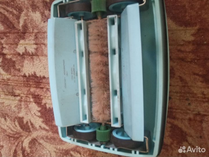 Коврочист механический 1986 года выпуска