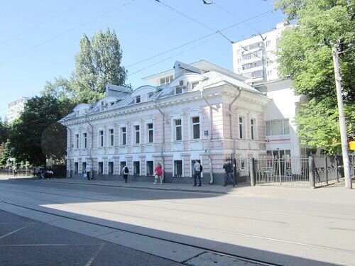 Здание, 1243.8 м² + Участок 1169 м² + Имущество