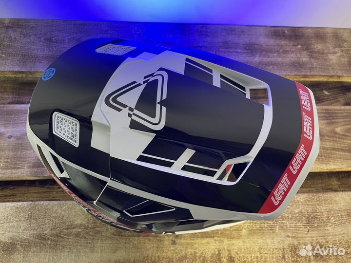 Мотошлем Leatt Moto 7.5 Black/White