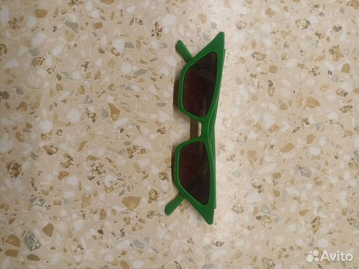 Солнцезащитные очки