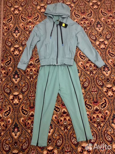 Спортивный костюм женский и кофты