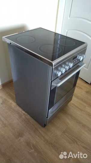 Электрическая плита с духовкой Electrolux