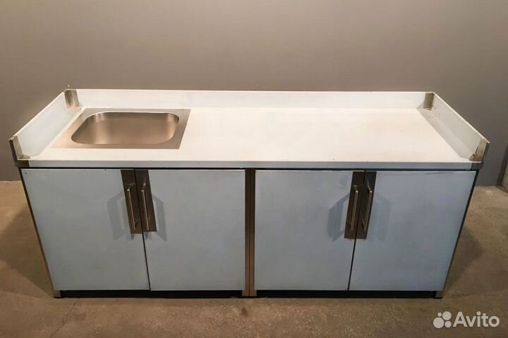 Стол купе с мойкой из нержавеющей стали