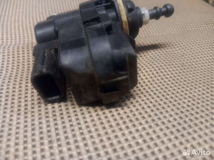 Ниссан Х-трейл Т31 корректор фар