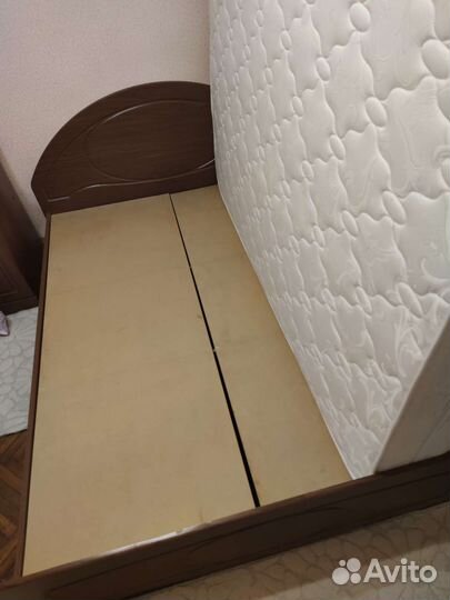 Кровать двухспальная с матрасом бу