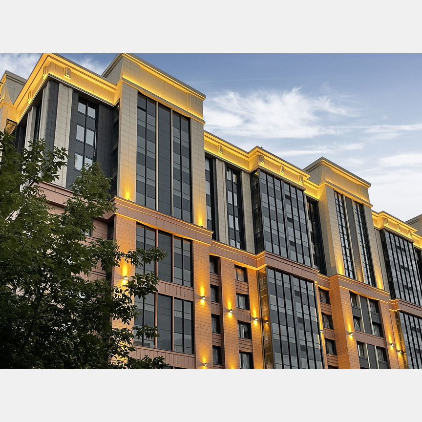 2-к. квартира, 65 м², 8/12 эт.